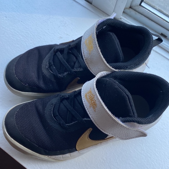 Nike size 2youth - Picture 3 of 8